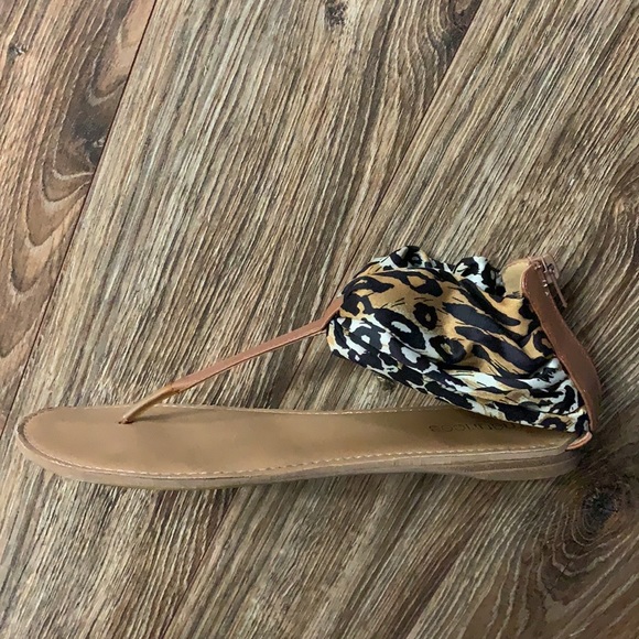 Sandals - Picture 2 of 4